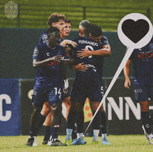 Load image into Gallery viewer, Relentless Pro Traction Socks