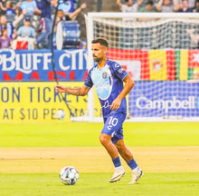 Load image into Gallery viewer, Relentless Pro Traction Socks